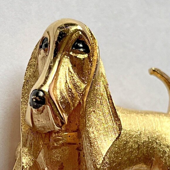 Marcel BOUCHER Basset Hound Figural Pin Brooch Gold Toned Signed Vintage - Picture 2 of 12